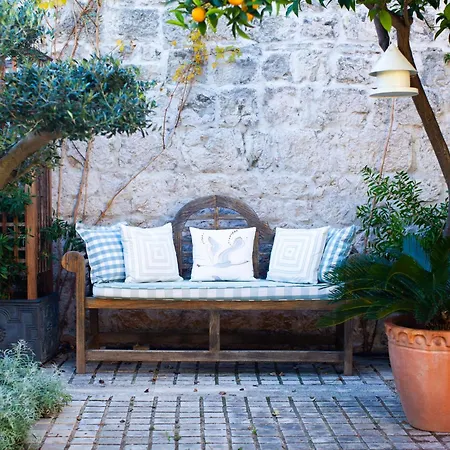 Garden House فيلة