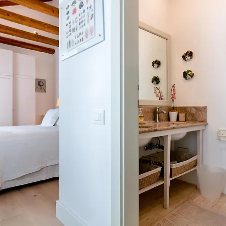Garden House فيس