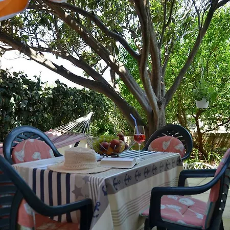 דירה Garden House