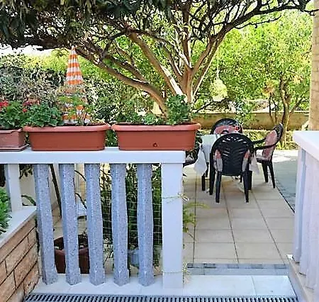 דירה Garden House *